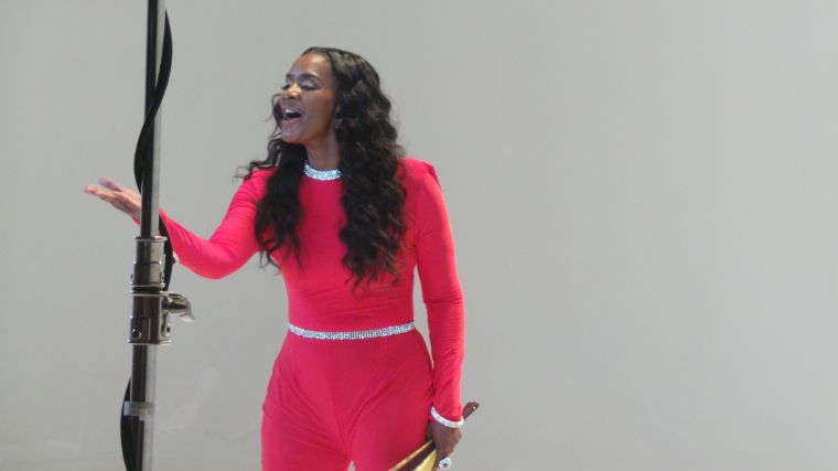 Momma Dee Shoots Video For ‘I Deserve’
