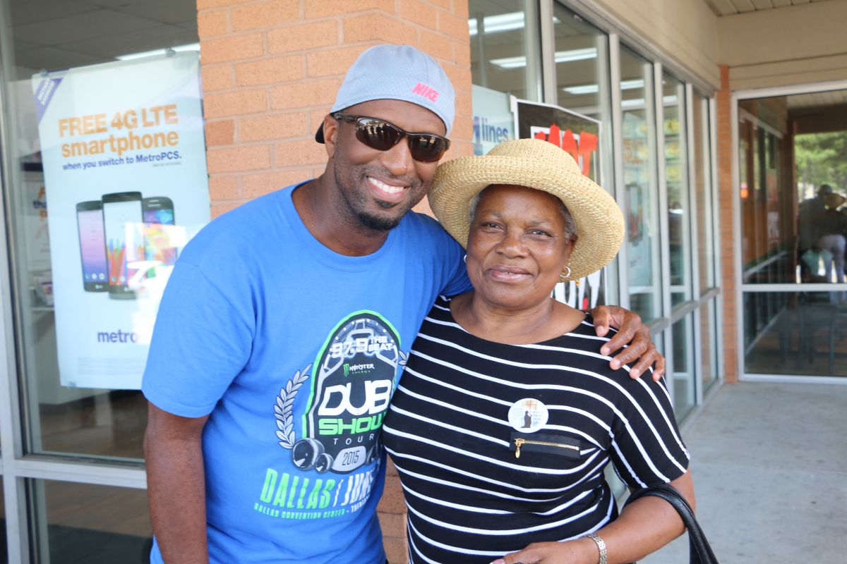 Rickey Smiley's ATL Bus Tour!