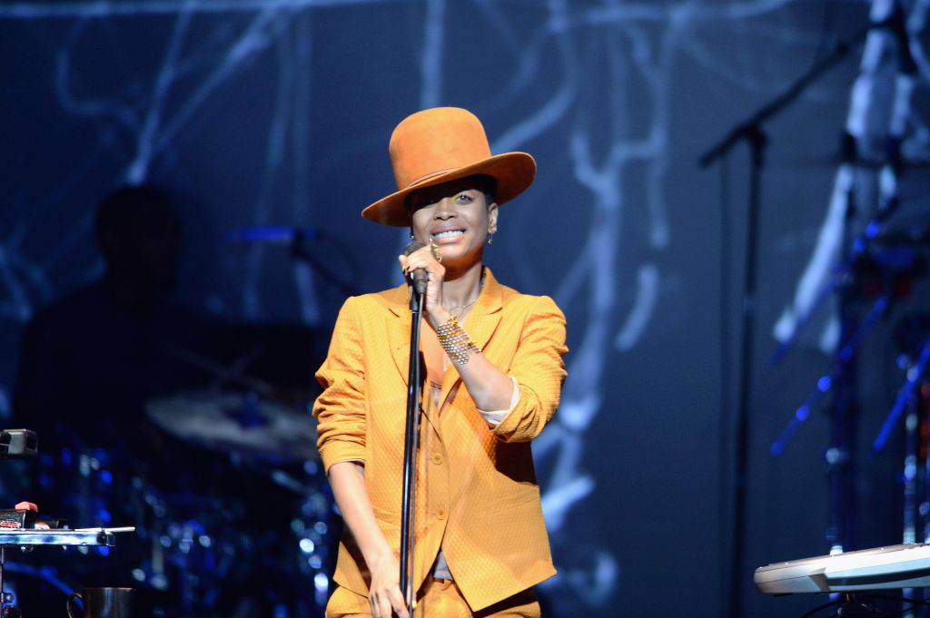 2013 BET Experience - Centric Soul Stage: Erykah Badu