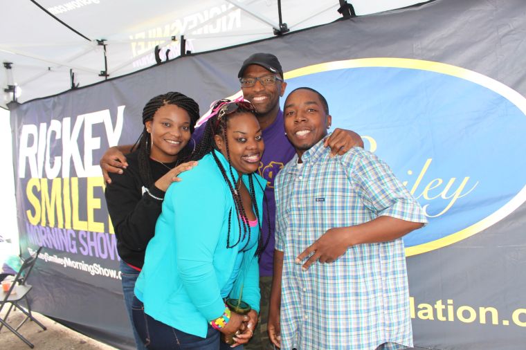 Rickey Smiley & Fans At Magic City Classic 2015