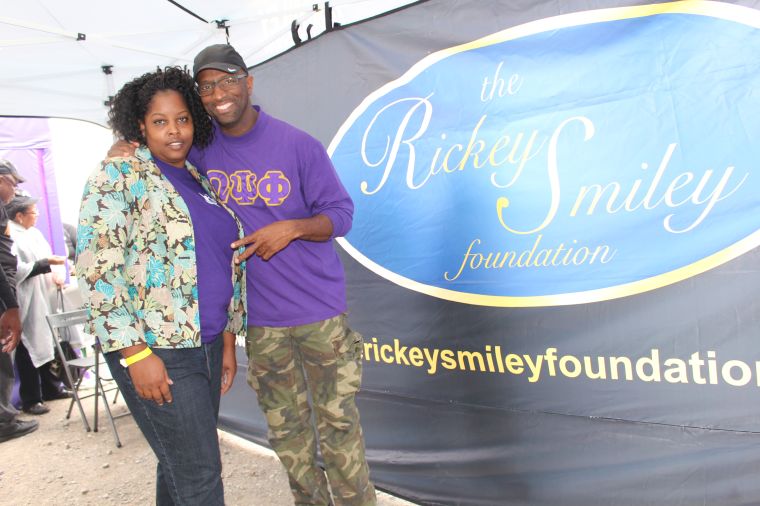 Rickey Smiley & Fans At Magic City Classic 2015
