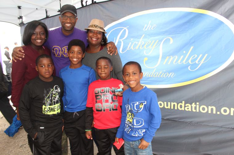 Rickey Smiley & Fans At Magic City Classic 2015