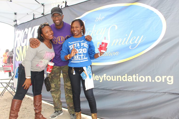 Rickey Smiley & Fans At Magic City Classic 2015