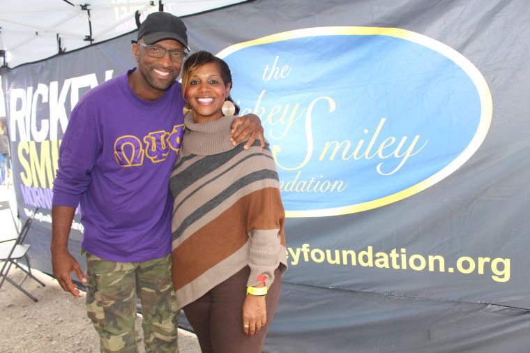 Rickey Smiley & Fans At Magic City Classic 2015