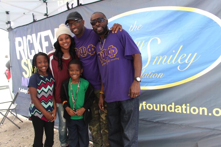 Rickey Smiley & Fans At Magic City Classic 2015