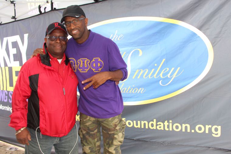 Rickey Smiley & Fans At Magic City Classic 2015