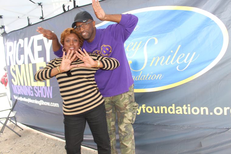 Rickey Smiley & Fans At Magic City Classic 2015