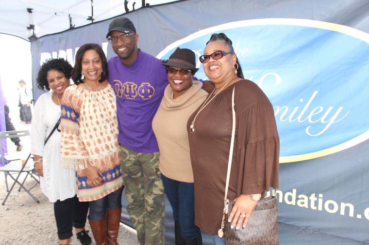 Rickey Smiley & Fans At Magic City Classic 2015