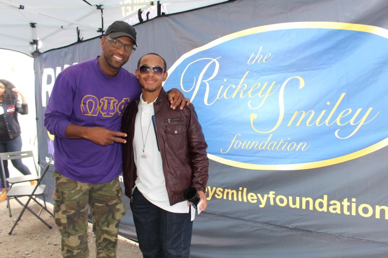 Rickey Smiley & Fans At Magic City Classic 2015