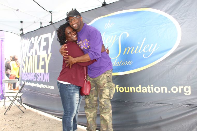 Rickey Smiley & Fans At Magic City Classic 2015
