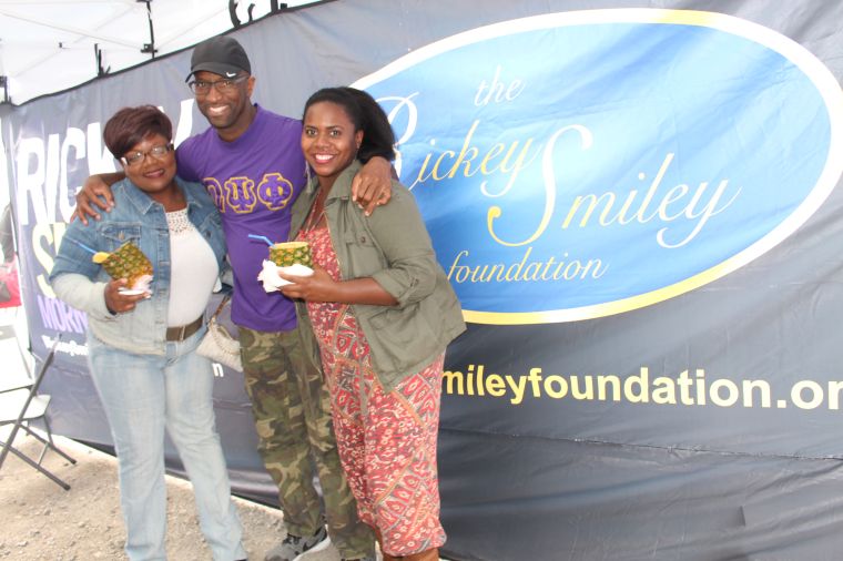 Rickey Smiley & Fans At Magic City Classic 2015