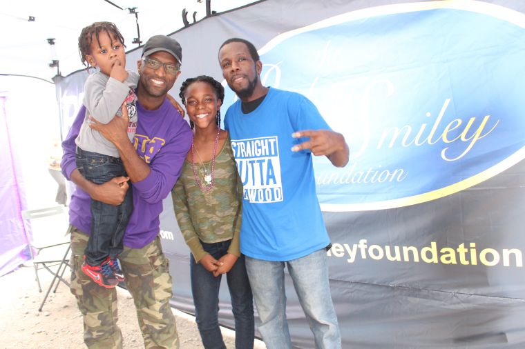 Rickey Smiley & Fans At Magic City Classic 2015