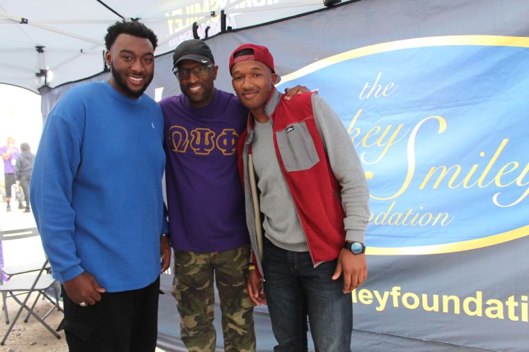Rickey Smiley & Fans At Magic City Classic 2015