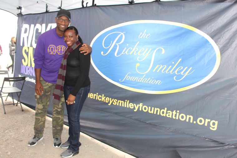 Rickey Smiley & Fans At Magic City Classic 2015