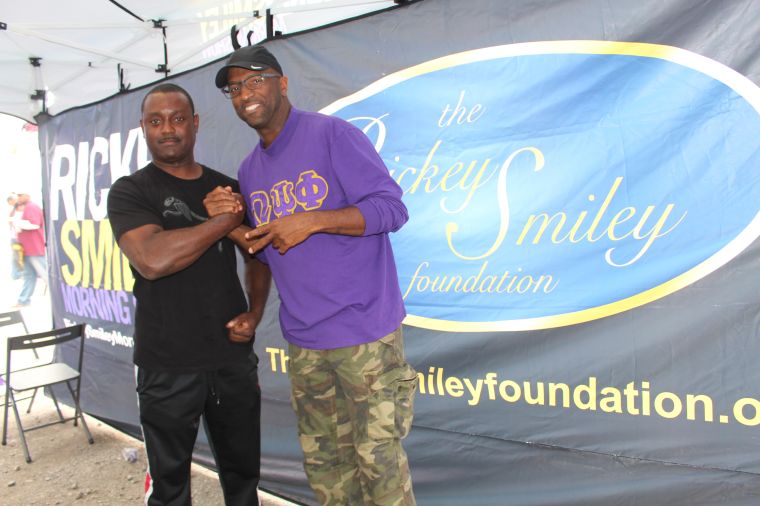 Rickey Smiley & Fans At Magic City Classic 2015