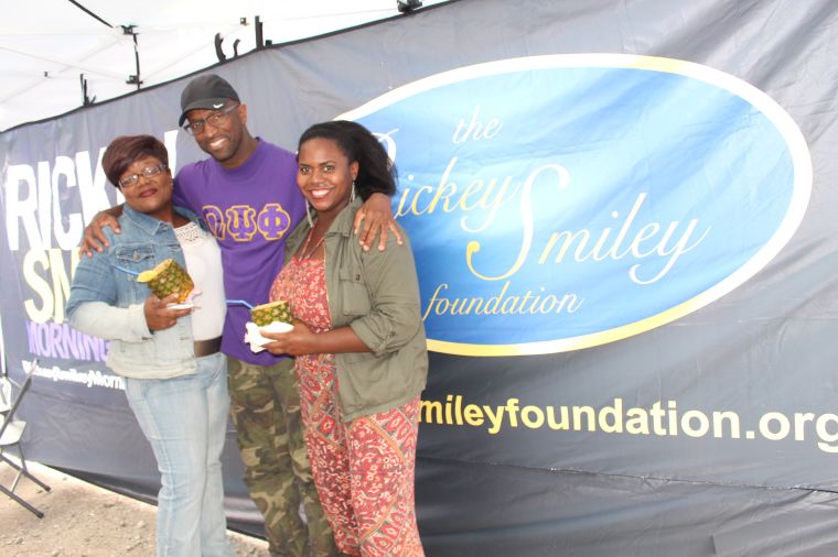 Rickey Smiley & Fans At Magic City Classic 2015