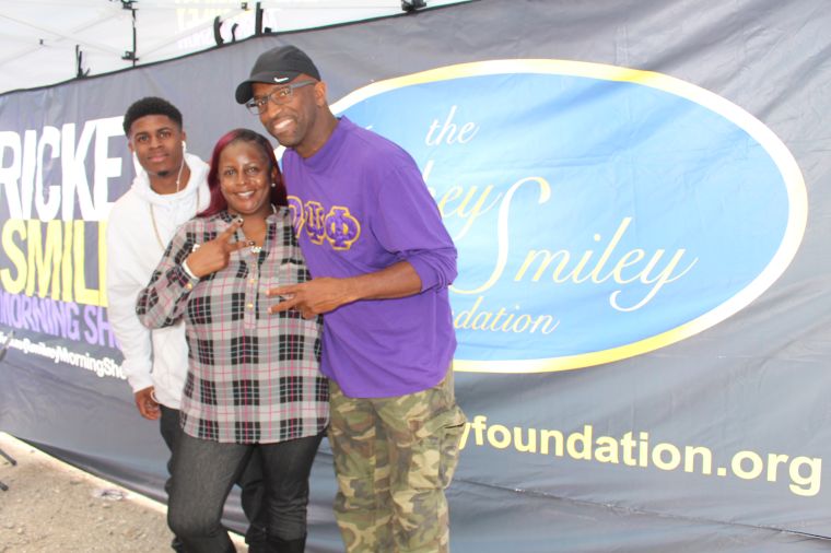 Rickey Smiley & Fans At Magic City Classic 2015
