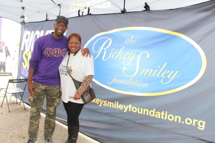 Rickey Smiley & Fans At Magic City Classic 2015