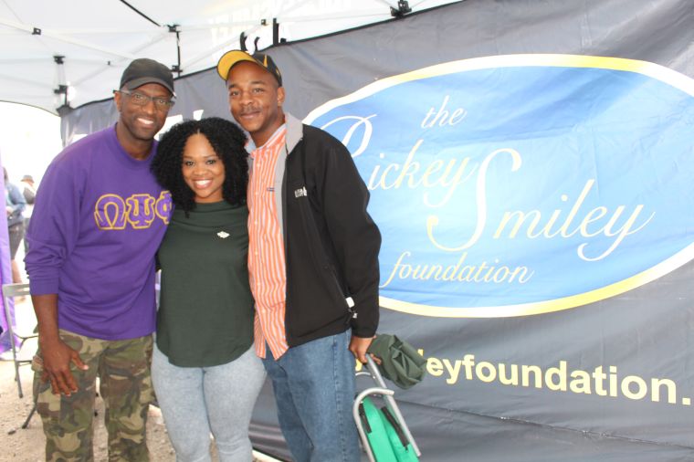 Rickey Smiley & Fans At Magic City Classic 2015