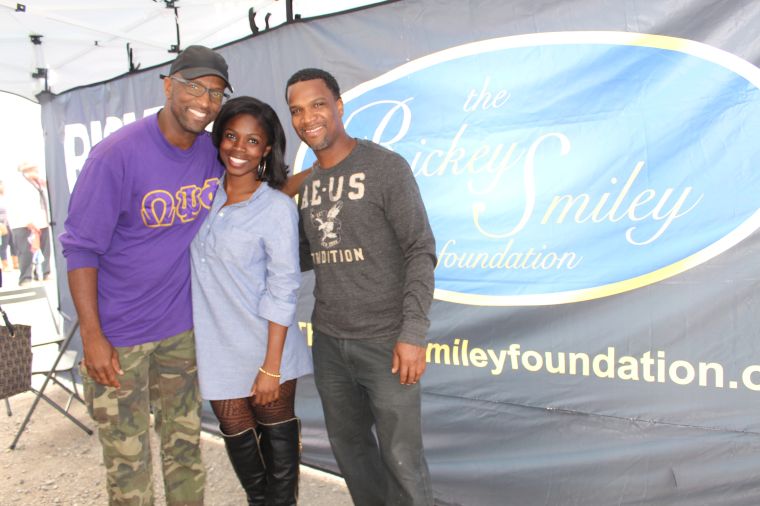 Rickey Smiley & Fans At Magic City Classic 2015