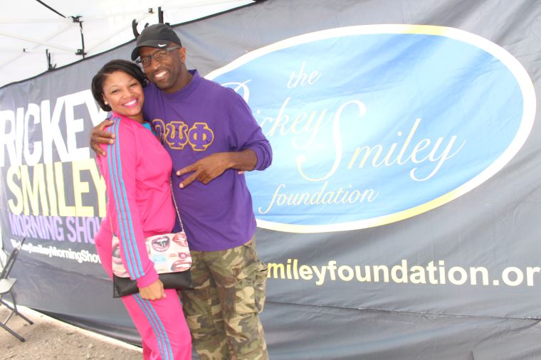 Rickey Smiley & Fans At Magic City Classic 2015