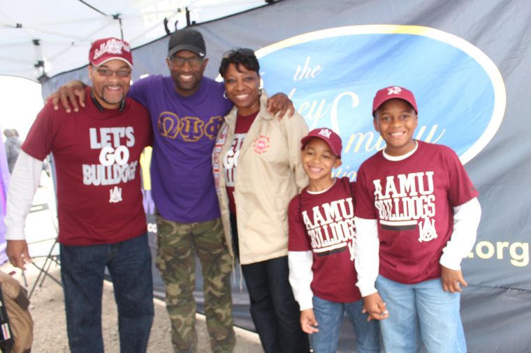 Rickey Smiley & Fans At Magic City Classic 2015
