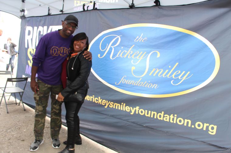 Rickey Smiley & Fans At Magic City Classic 2015