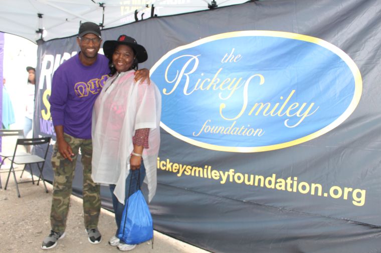 Rickey Smiley & Fans At Magic City Classic 2015
