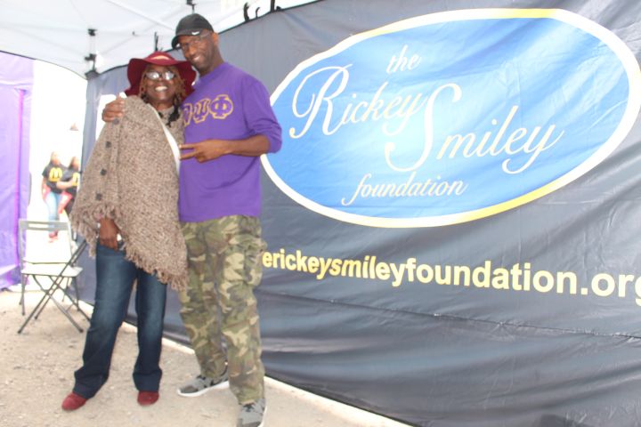 Rickey Smiley & Fans At Magic City Classic 2015