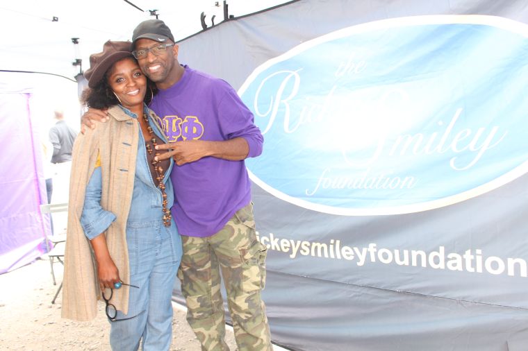Rickey Smiley & Fans At Magic City Classic 2015