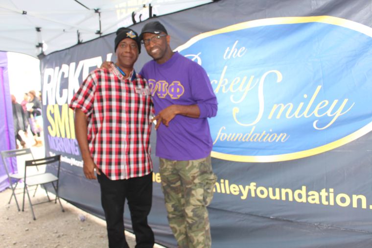 Rickey Smiley & Fans At Magic City Classic 2015