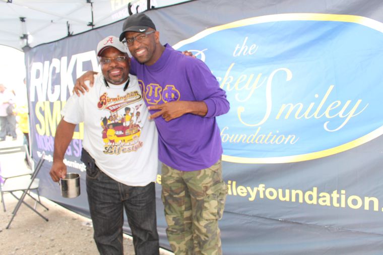 Rickey Smiley & Fans At Magic City Classic 2015