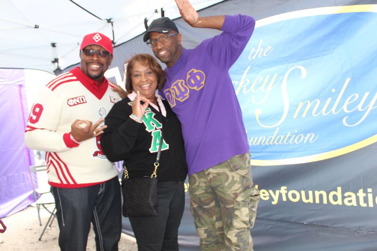 Rickey Smiley & Fans At Magic City Classic 2015
