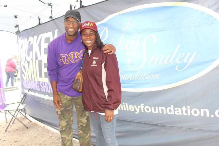 Rickey Smiley & Fans At Magic City Classic 2015