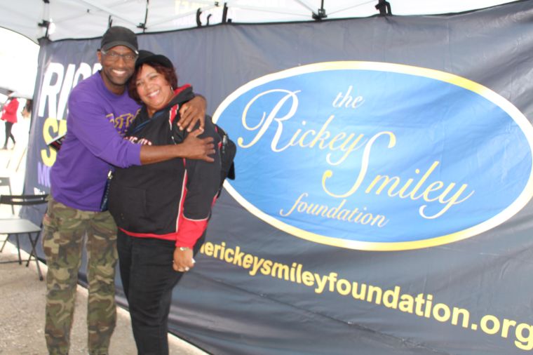 Rickey Smiley & Fans At Magic City Classic 2015