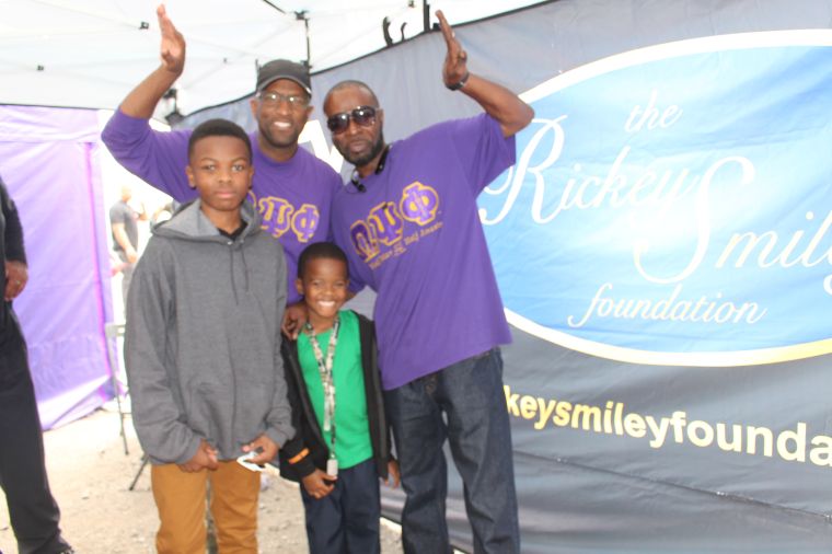 Rickey Smiley & Fans At Magic City Classic 2015