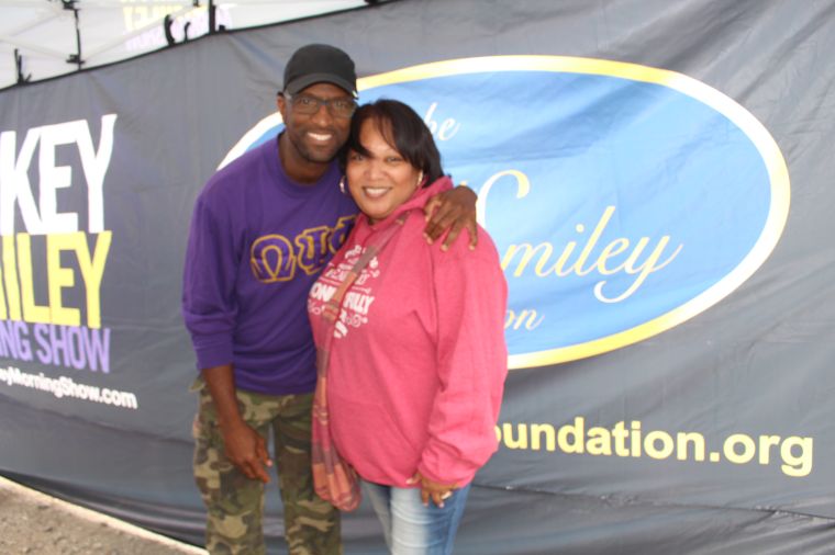 Rickey Smiley & Fans At Magic City Classic 2015