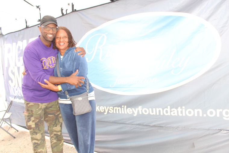 Rickey Smiley & Fans At Magic City Classic 2015