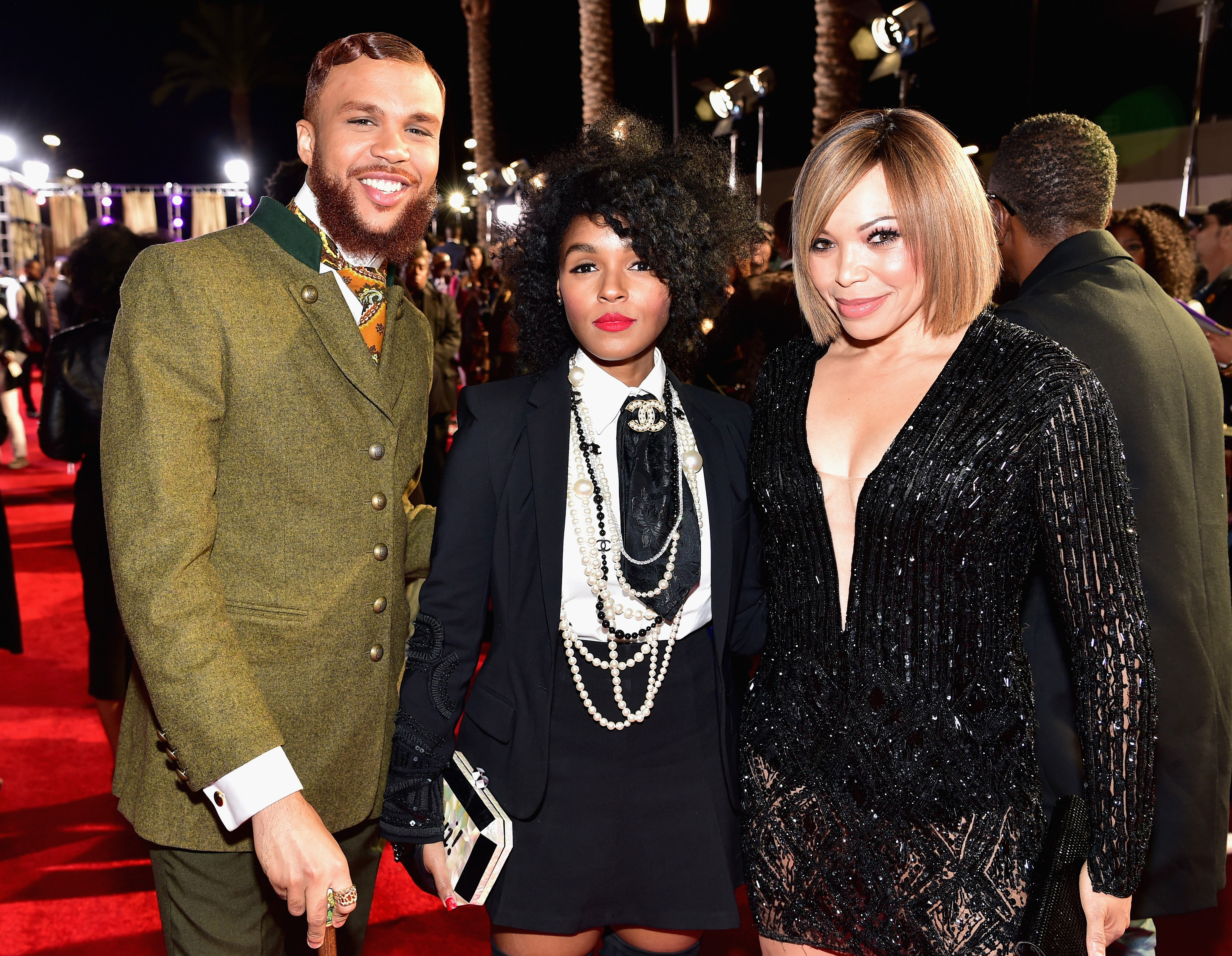 2015 Soul Train Music Awards - Red Carpet Rundown: Presented By Toyota