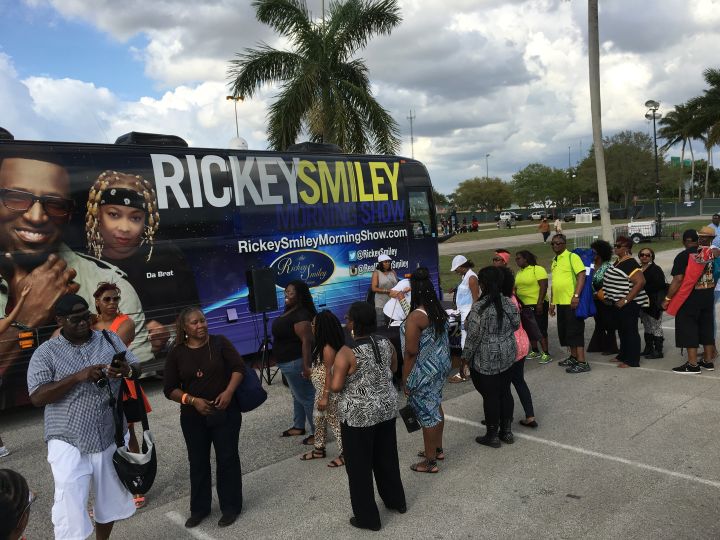 Rickey Smiley Morning Show Listeners & Bus