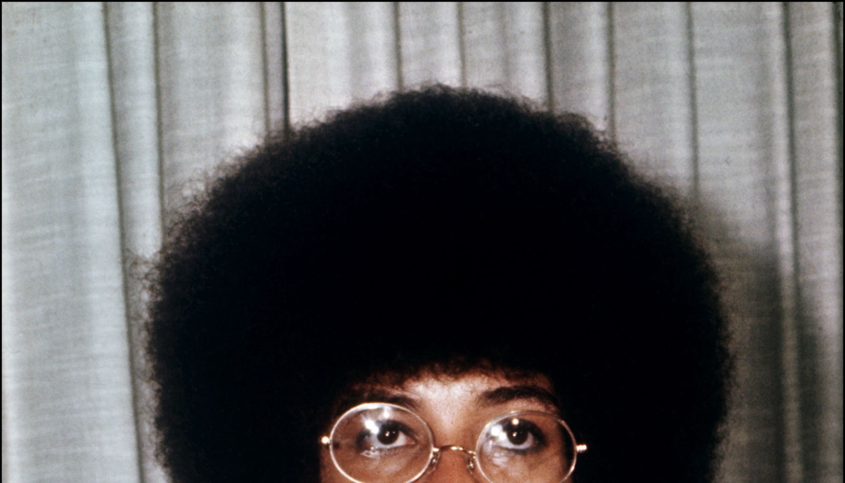 Veteran US militant Angela Davis gives a press con