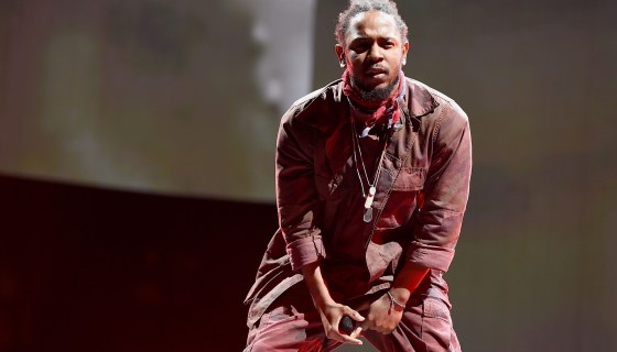 Hip-Hop Spot: Is Kendrick Lamar Throwing Shots At Drake In New Song?