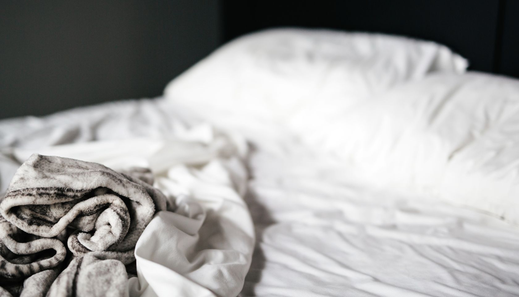 Bedding sheets and pillow