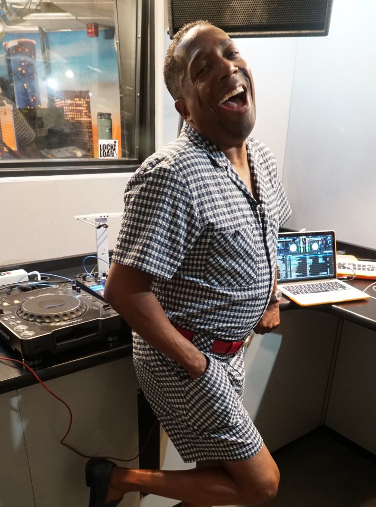 Gary With Da Tea In His Romphim