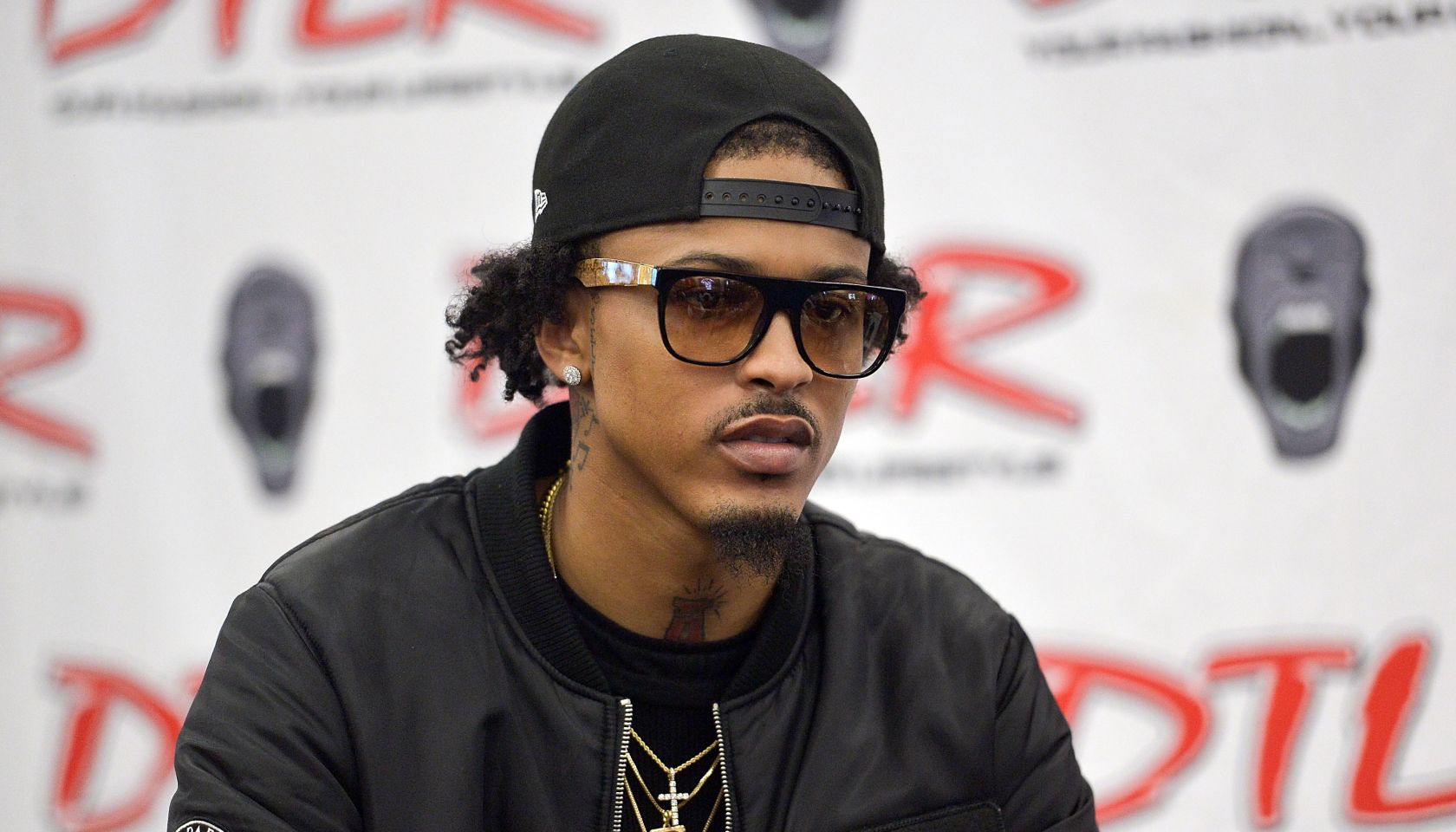 August Alsina In Store Appearance