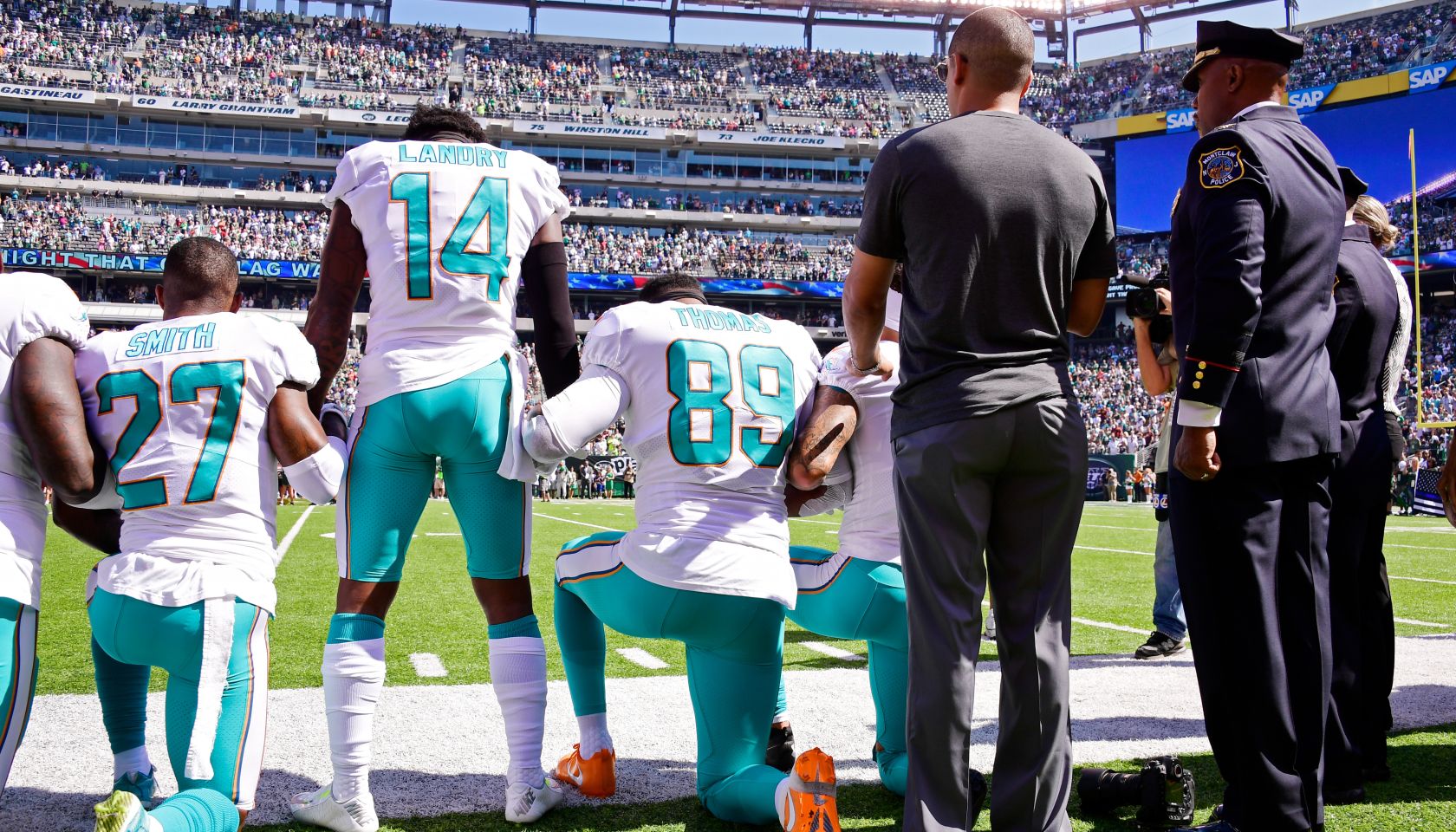 Miami Dolphins v New York Jets