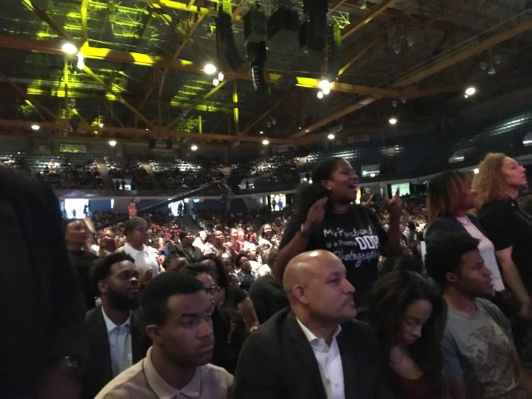 Rickey Smiley Visits New Life Covenant Church In Chicago