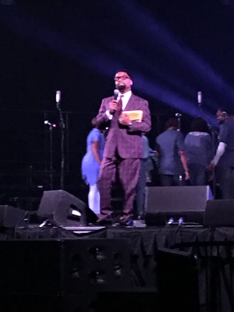 Rickey Smiley Visits New Life Covenant Church In Chicago