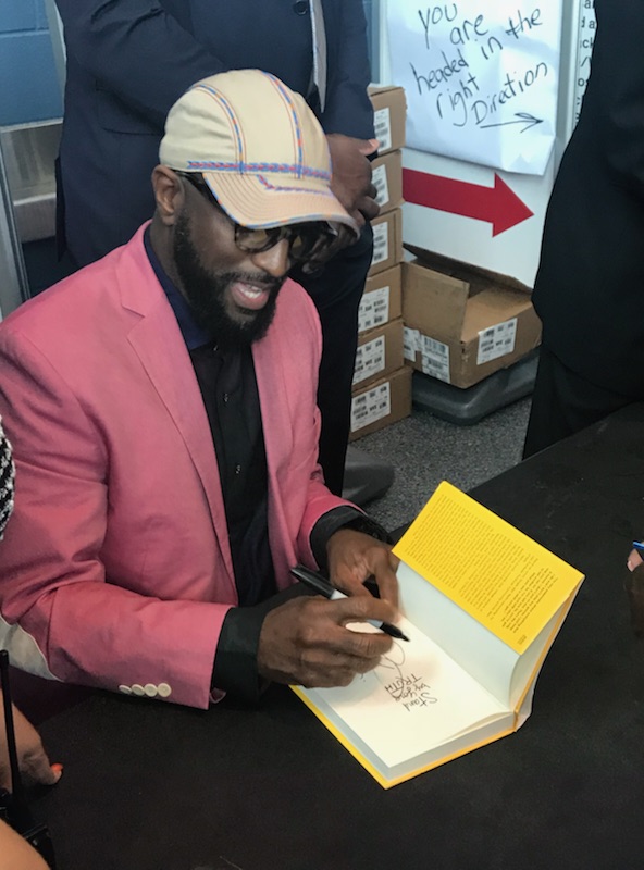 Rickey Smiley Visits New Life Covenant Church In Chicago