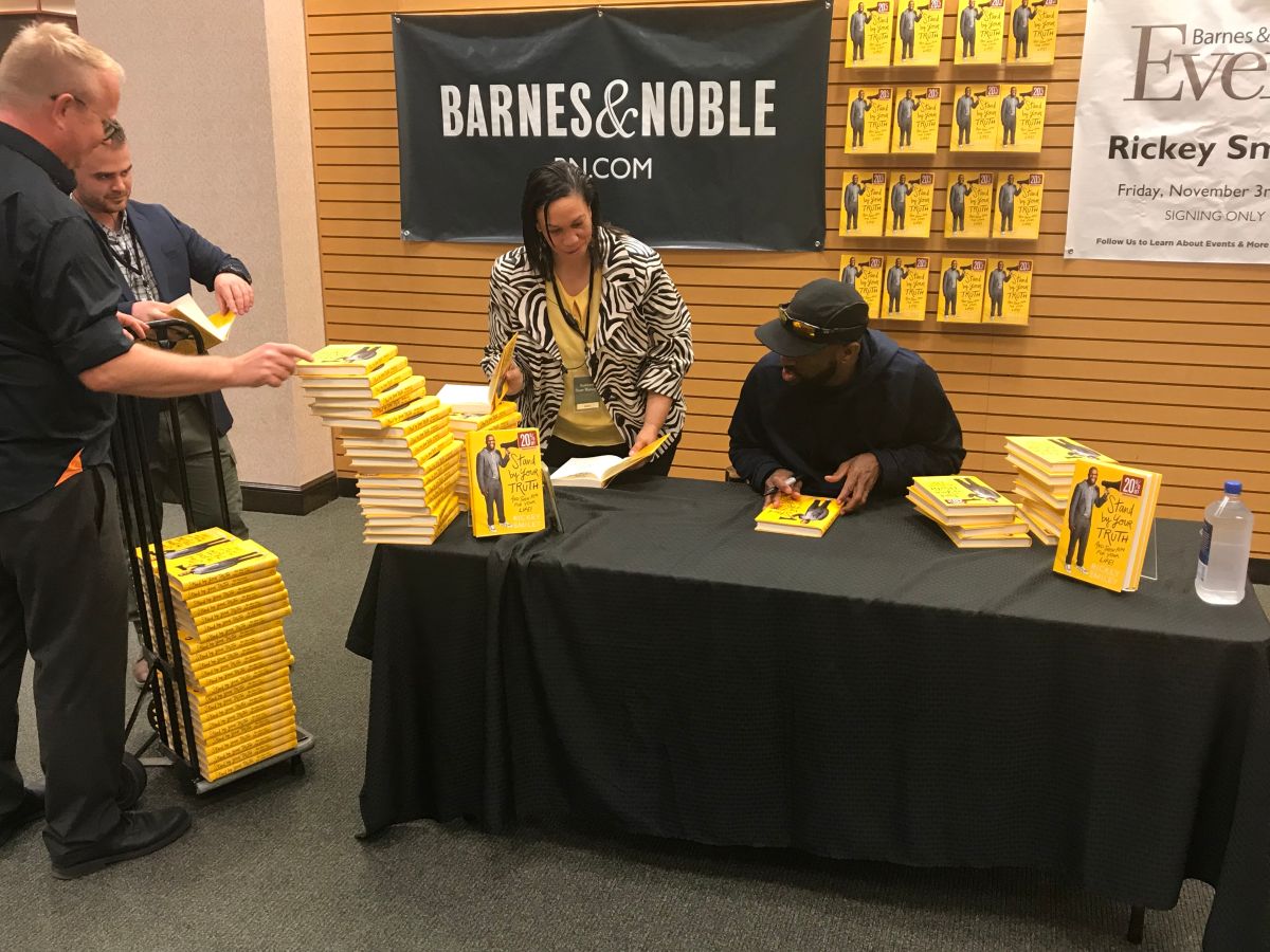 Rickey Smiley "Stand By Your Truth: And Then Run For Your Life" Book Signing In Lafayette, Louisiana At Barnes & Noble
